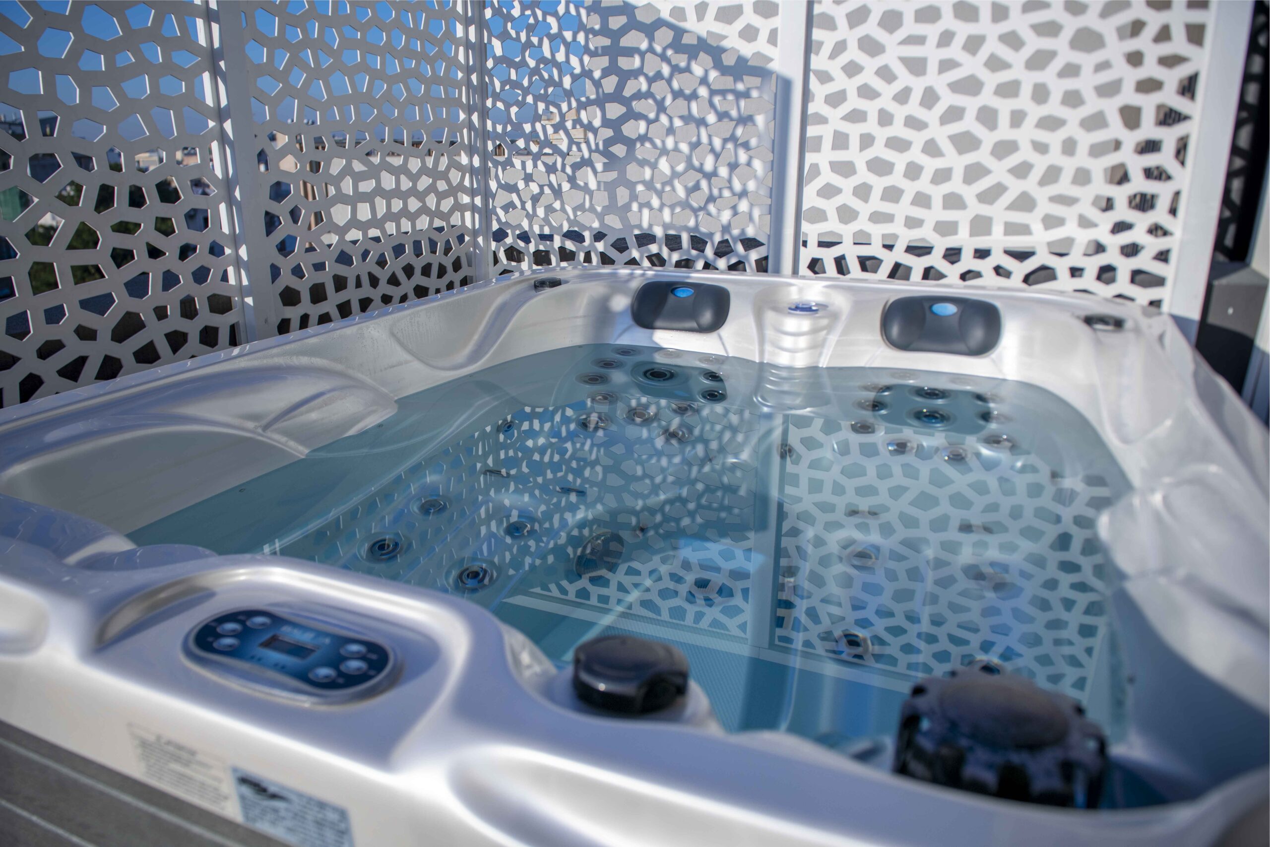 jacuzzi 1 scaled.jpg